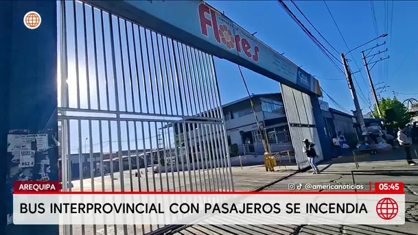 Se incendia bus con pasajeros en Arequipa. Foto: América Noticias Se incendia bus con pasajeros en Arequipa. Foto: América Noticias