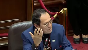 El congresista esperaba que sus colegas lo acompañen en el grito. / Video: Canal N