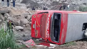 Seis muertos y más de 50 heridos tras vuelco de bus de Rápido Vip en Paramonga. Foto: Andina / Video: América Noticias