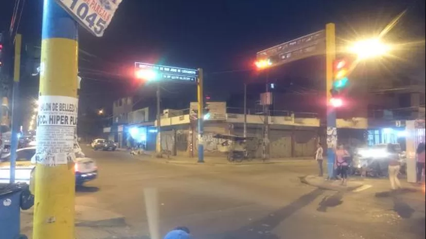 Semáforos malogrados en la Av. Gran Chimú en San Juan de Lurigancho