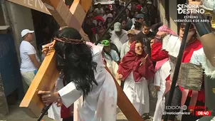 Después de una larga caminata, los fieles alcanzan la cima del cerro / Video: América Noticias