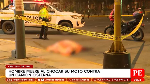 Sereno muere al chocar su moto contra cisterna en Cercado de Lima. Foto: América Noticias