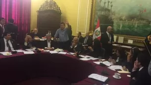  Benítez justificó su presencia señalando que ayer terminó la actual legislatura / Foto: Juan José Díaz Dios