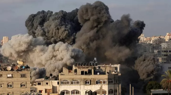 Israel ha declarado el estado de guerra después de sufrir el lanzamiento de más de cinco mil cohetes desde la Franja de Gaza. Israel ha declarado el estado de guerra después de sufrir el lanzamiento de más de cinco mil cohetes desde la Franja de Gaza.