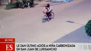 Ni&ntilde;a fue captada en bicicleta.