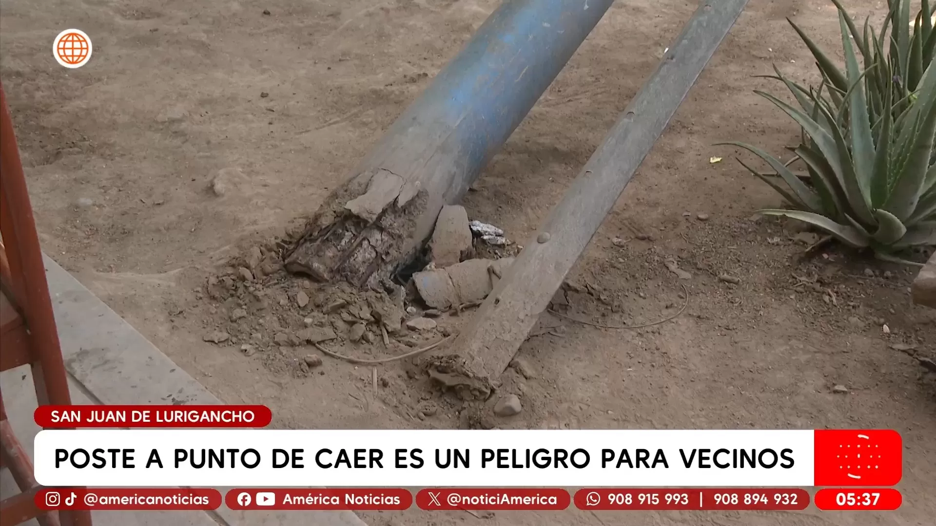Poste a punto de caer es un peligro para vecinos de San Juan de Lurigancho. Foto: América Noticias Poste a punto de caer es un peligro para vecinos de San Juan de Lurigancho. Foto: América Noticias