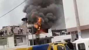 Incendio en San Juan de Miraflores. Foto: América Noticias