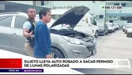 Sujeto intentó sacar permiso de lunas polarizadas a auto reportado como robado