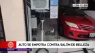 Surco: auto se empotra contra salón de belleza