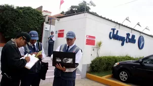 Protestan por cierre de academia de natación Johnny Bello. Foto: Andina