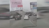 Surco: Panel cae en autopista tras vientos fuertes