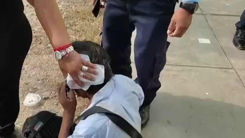 Surco: sujeto ataca a hombre que le reclamó por miccionar en la calle