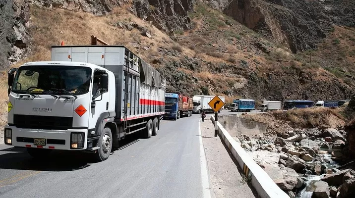 Estos bloqueos afectan algunos puntos ubicados en las regiones Puno, Cusco, Arequipa, Ucayali, Junín y la sierra de La Libertad / Foto: Archivo El Comercio Estos bloqueos afectan algunos puntos ubicados en las regiones Puno, Cusco, Arequipa, Ucayali, Junín y la sierra de La Libertad / Foto: Archivo El Comercio