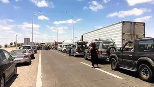 Transportistas bloquean frontera. Foto: Referencial/La República