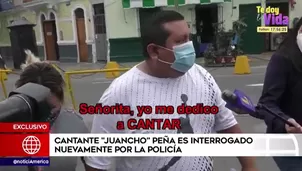 Juan Peña llegó al local de Dirincri acompañado de su esposa