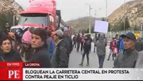 Bloquean vía en La Oroya