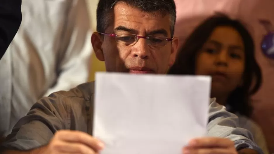  Julio Guzmán dijo que le llama la atención que este tema salte a los medios justo cuando sube en las encuestas / Foto: AFP