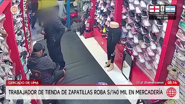 Trabajador roba S/140 mil en zapatillas en Cercado de Lima. Foto: América Noticias Trabajador roba S/140 mil en zapatillas en Cercado de Lima. Foto: América Noticias