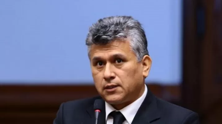 Congresista fujimorista César Campos acusado de recortar sueldos. Foto: El Comercio Congresista fujimorista César Campos acusado de recortar sueldos. Foto: El Comercio