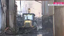 Realizan trabajos de remoción de escombros tras incendio. Foto y video: Canal N