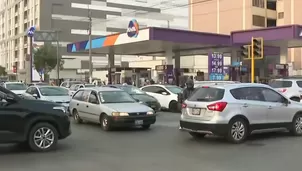 Caos vehicular por semáforos inoperativos en Petit Thouars en el Cercado de Lima. / Video: Canal N