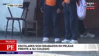 Escolares pelean frente a su colegio en Trujillo. Foto y video: América Noticias