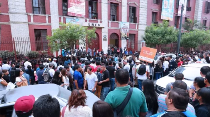 Suplantadores fueron detenidos en la UNFV. Foto: Andina Suplantadores fueron detenidos en la UNFV. Foto: Andina