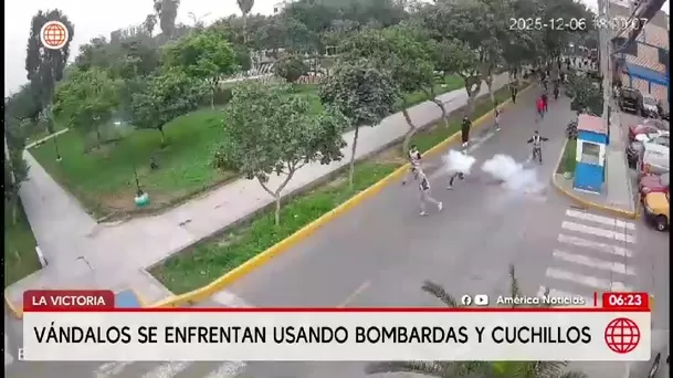La Victoria: vándalos se enfrentan con cuchillo y bombardas/ América Noticias