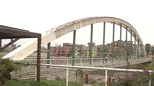 Vecinos exigen mantenimiento del puente Malecón Checa - Foto y video: América Noticias