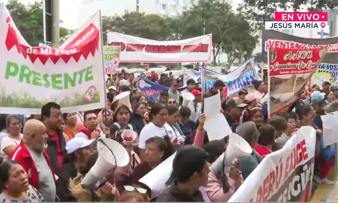 Protesta por falta de obras de agua y alcantarillado