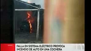 Vehículo se incendió en cochera. Foto: captura de TV