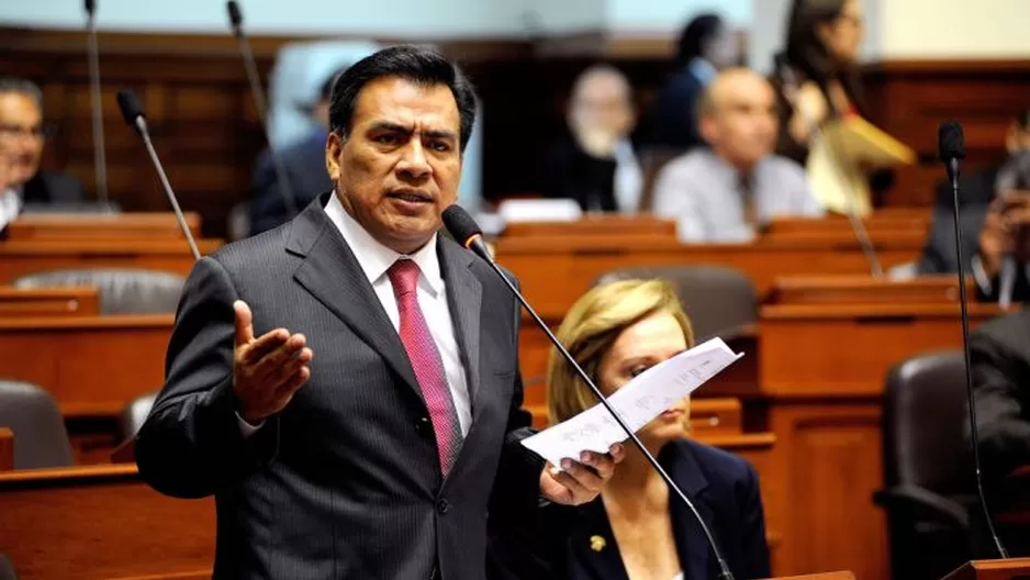   Velásquez Quesquén indicó que "no se infringe los derechos de autor cuando uno hace referencia a una ley" / Foto: Congreso de la República