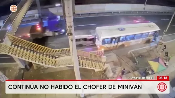 Chofer de miniván huye tras choque en Panamericana Sur que dejó dos muertos. Foto: América Noticias