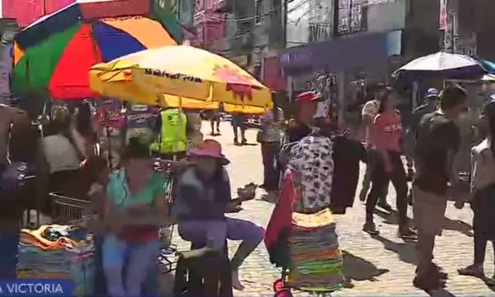 La Victoria: ambulantes continúan en Gamarra pese a prohibición