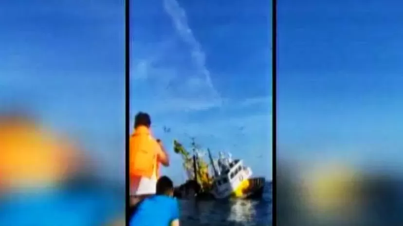 Video muestra el momento en que un barco se hunde en el mar de Chimbote