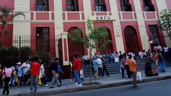 Para mayor información, la UNFV habilitó la página web, la página de Facebook y el correo electrónico informes.admision@unfv.edu.pe / Foto: archivo El Comercio