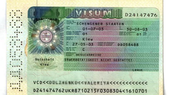 A partir de febrero del próximo año se emitirán los primeros 5 mil pasaportes biométricos en Lima / Foto: AFP - referencial A partir de febrero del próximo año se emitirán los primeros 5 mil pasaportes biométricos en Lima / Foto: AFP - referencial