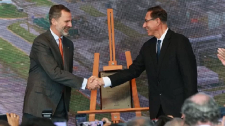 Martín Vizcarra y el Rey Felipe VI de España. Foto: Andina