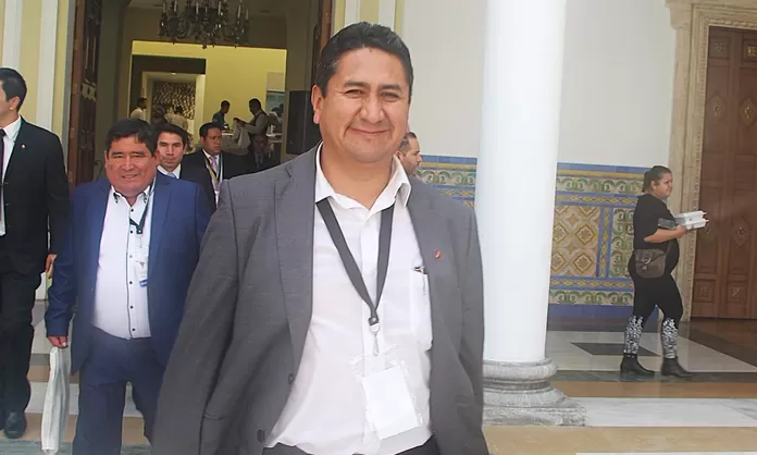 Vladimir Cerrón reaparece de manera virtual en audiencia