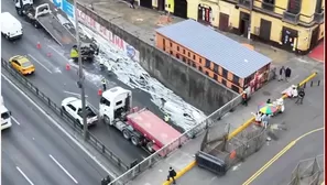 Volcadura de camión generó congestión en la Vía de Evitamiento. Foto y video: América Noticias