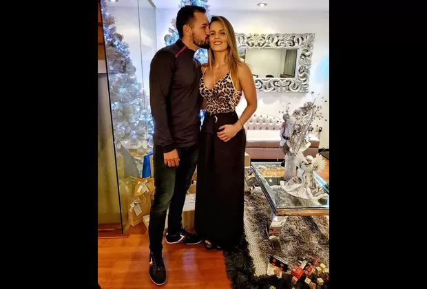 Alejandra Baigorria deslumbró en cena familiar con este sexy 'outfit' navideño