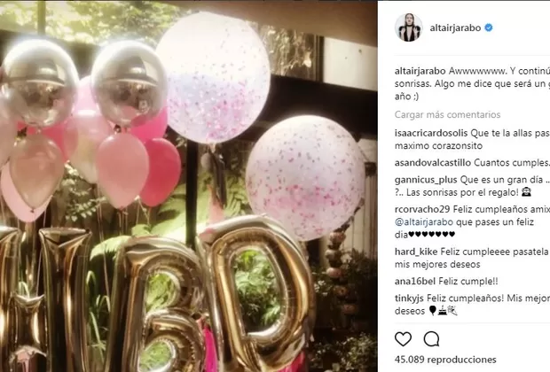 Altair Jarabo fue sorprendida así por sus amigos durante su cumpleaños