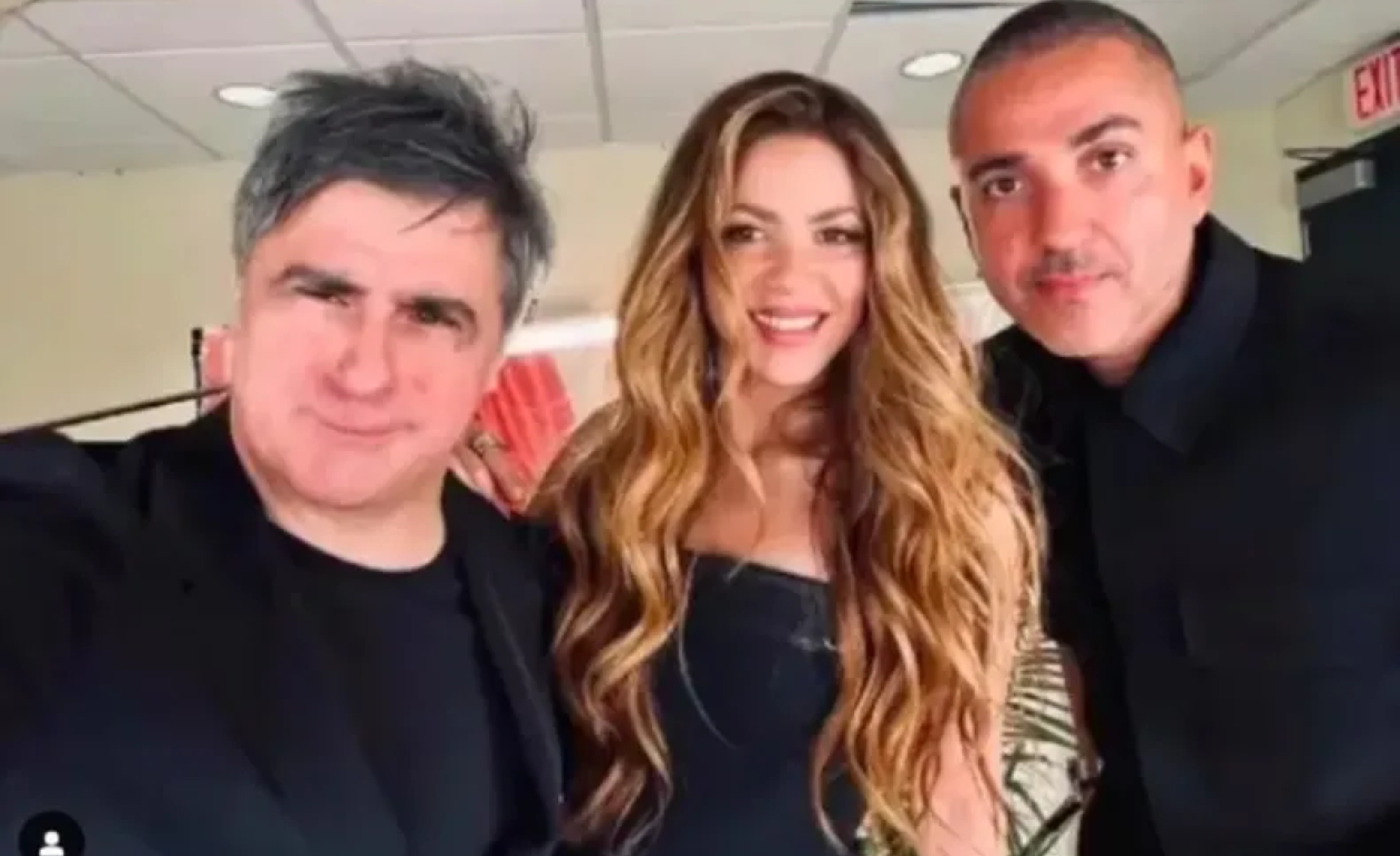 Shakira y productor musical serían pareja - América Noticias