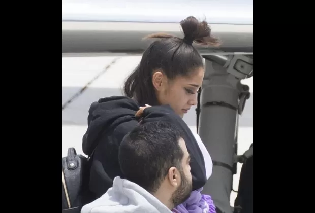 Ariana Grande: mira cómo lució al llegar a Florida tras ataque terrorista 