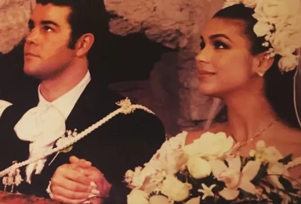 Bibi Gaytán comparte fotos inédita de su matrimonio con Eduardo Capetillo