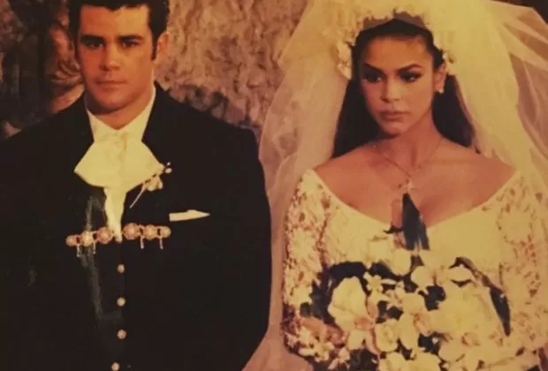 Bibi Gaytán reveló fotos inéditas de su boda con Eduardo Capetillo