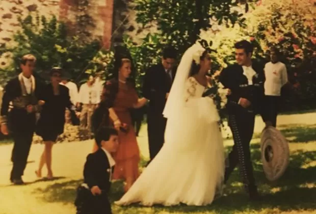 Bibi Gaytán reveló fotos inéditas de su boda con Eduardo Capetillo