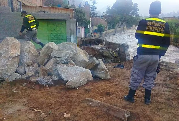 Chosica: casa terminó al borde del río Rímac tras desborde