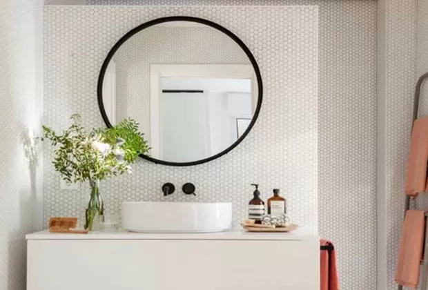 ¿Cuál es el color de un espejo?