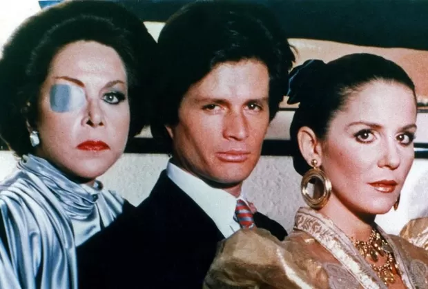 'Cuna de lobos': Rebecca Jones salvó de morir tras sufrir aparatoso accidente